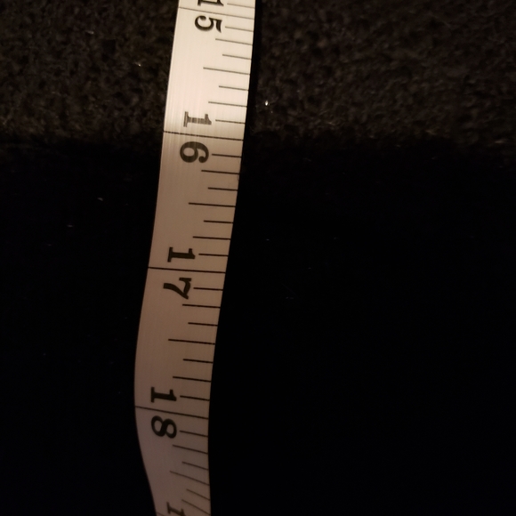 Chanel Style Boucle crop jacket with silver chain detail - Picture 7 of 9